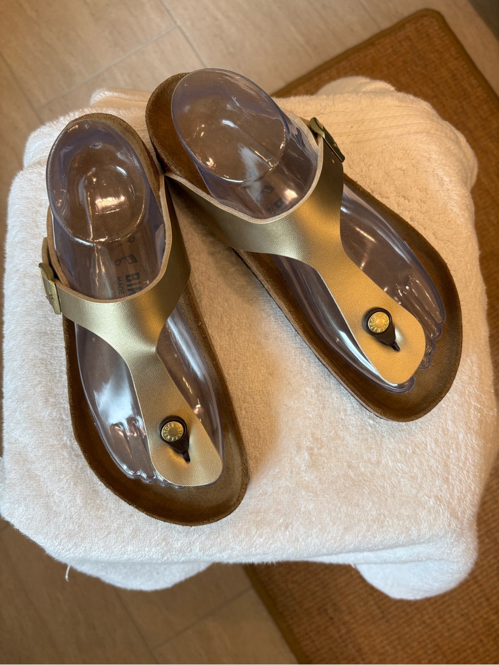 NWOT Women’s Birkenstocks Brown and Metallic Gold Sandals Size 8